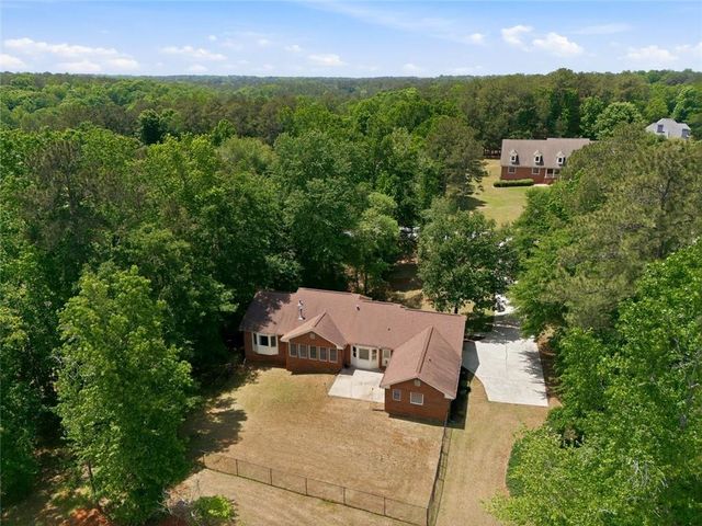 379 Clyde Court, Mcdonough, GA 30252