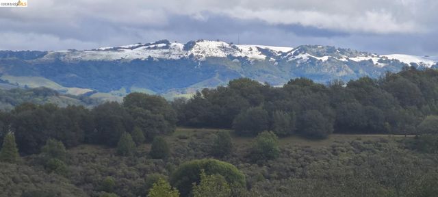 5143 Saddle Brook DR, Oakland, CA 94619