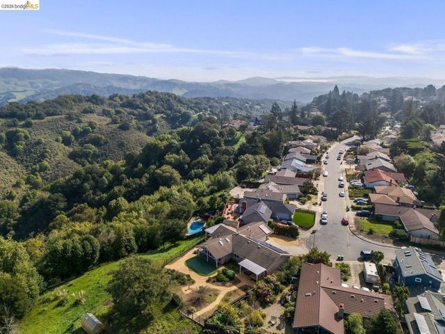 5143 Saddle Brook DR, Oakland, CA 94619