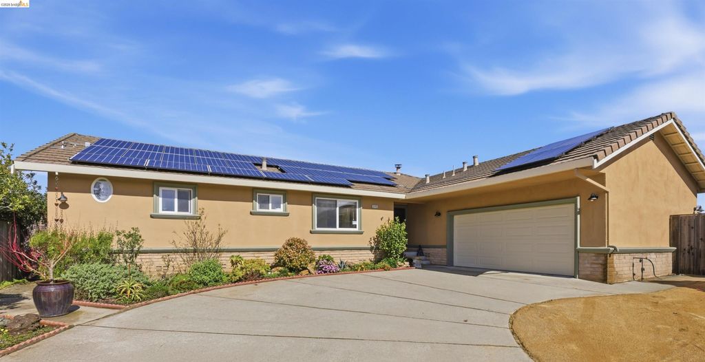 5143 Saddle Brook DR, Oakland, CA 94619