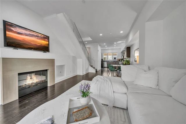 726 Rockefeller, Irvine, CA 92612