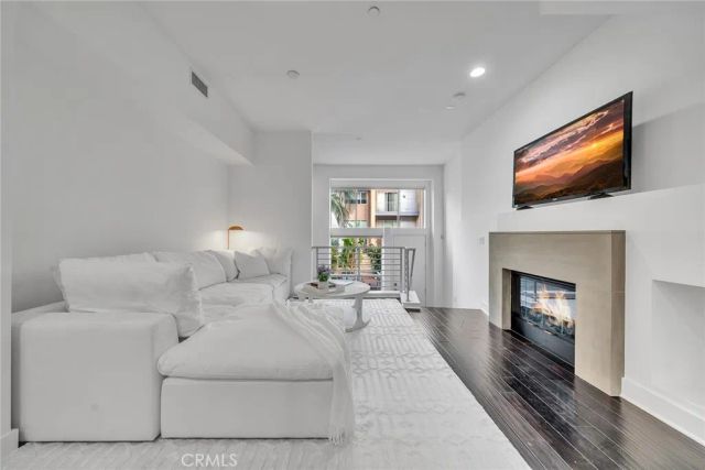 726 Rockefeller, Irvine, CA 92612