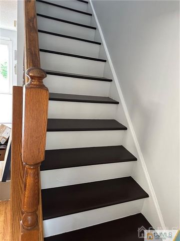 31 Kingston Run, North Brunswick, NJ 08902