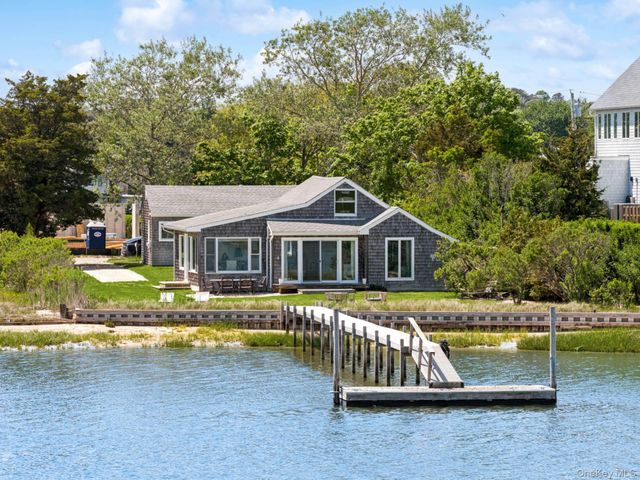 108 Little Neck Road, Southampton, NY 11968