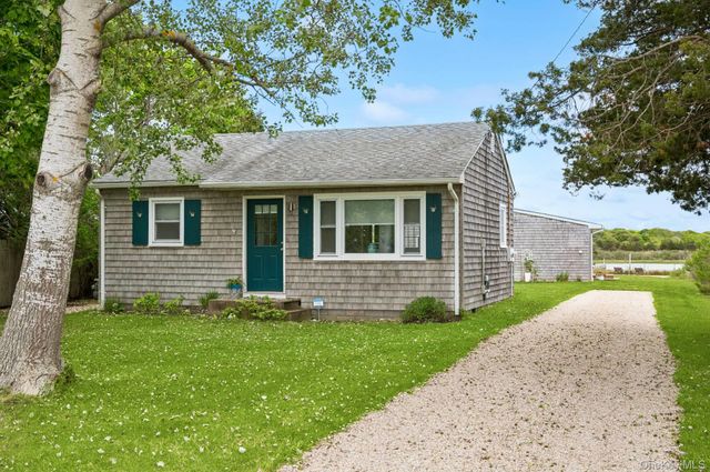 108 Little Neck Road, Southampton, NY 11968