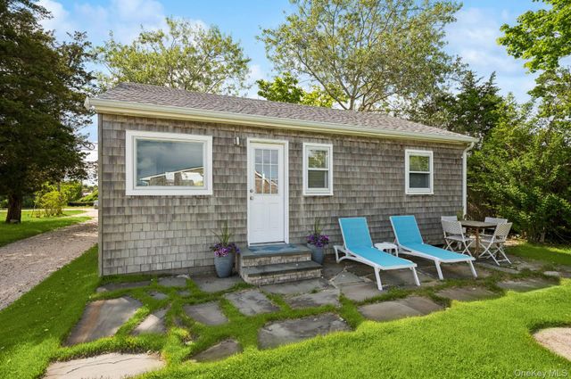 108 Little Neck Road, Southampton, NY 11968