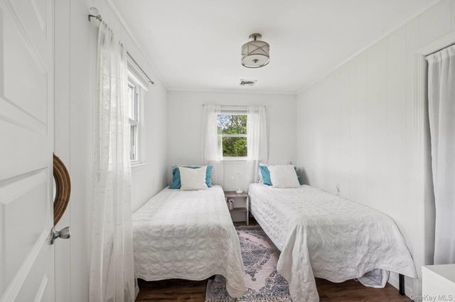 108 Little Neck Road, Southampton, NY 11968