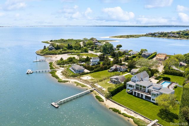 108 Little Neck Road, Southampton, NY 11968
