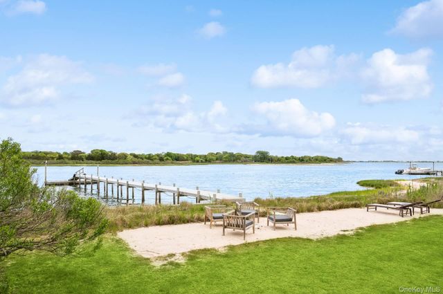 108 Little Neck Road, Southampton, NY 11968