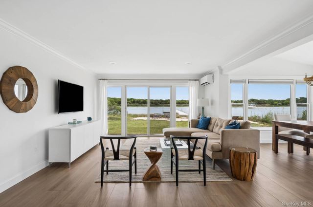 108 Little Neck Road, Southampton, NY 11968