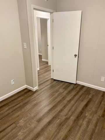 4052 Ural Avenue, Columbus, OH 43213