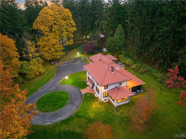28 Jordan Road, New Hartford, NY 13413