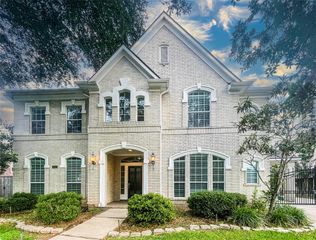 8707 Westbrook Forest Drive, Sugar Land, TX 77479