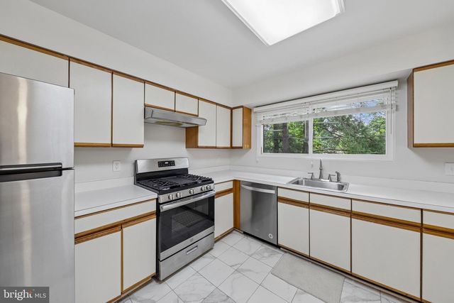 10739 MIST HAVEN TER, Rockville, MD 20852