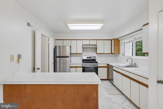 10739 MIST HAVEN TER, Rockville, MD 20852