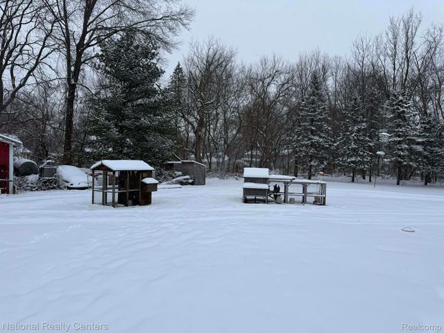 27125 Delos Road, Belleville, MI 48164