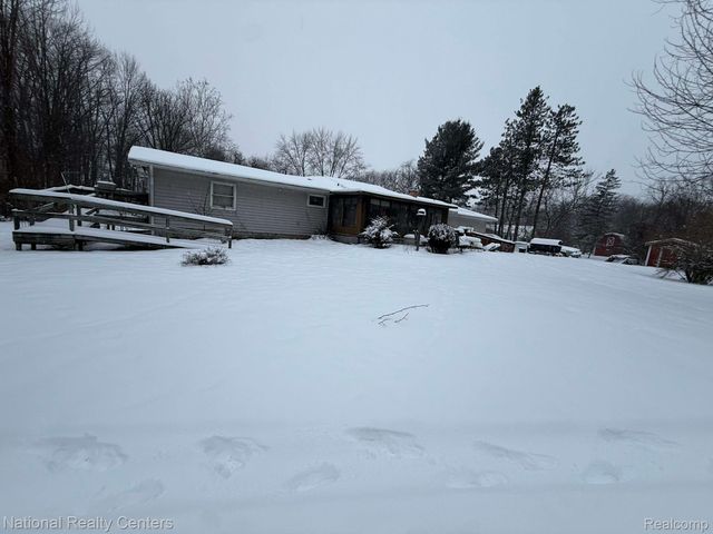 27125 Delos Road, Belleville, MI 48164