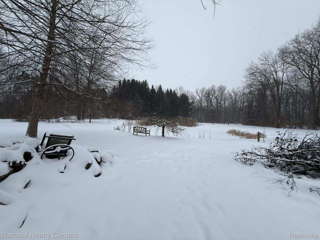 27125 Delos Road, Belleville, MI 48164