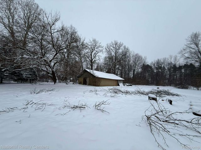 27125 Delos Road, Belleville, MI 48164