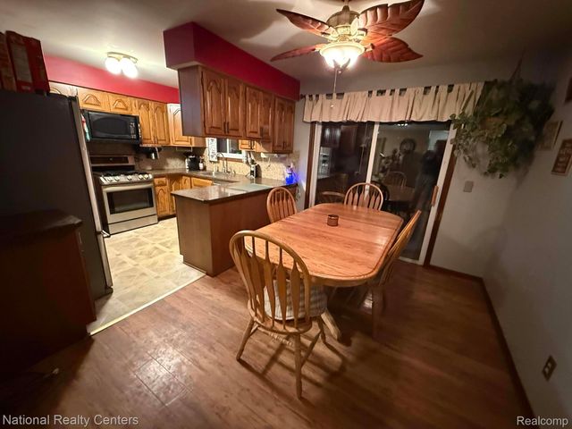 27125 Delos Road, Belleville, MI 48164