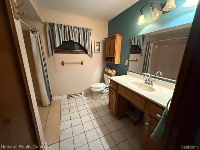 27125 Delos Road, Belleville, MI 48164