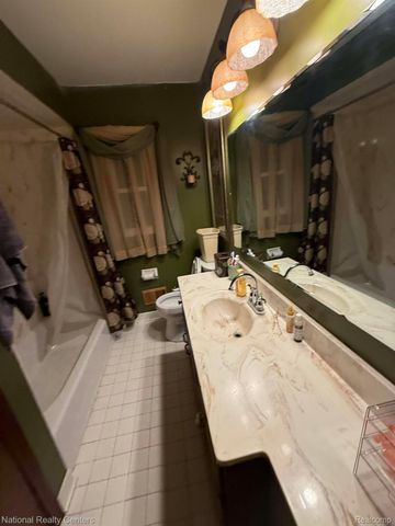 27125 Delos Road, Belleville, MI 48164