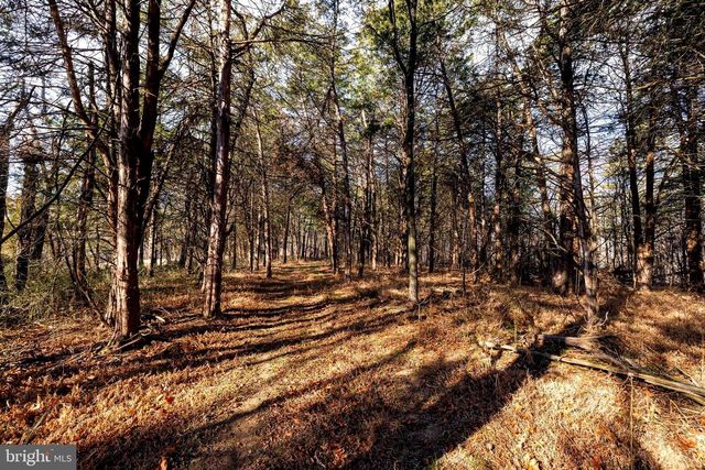 8 PROMISE LN, Stanley, VA 22851