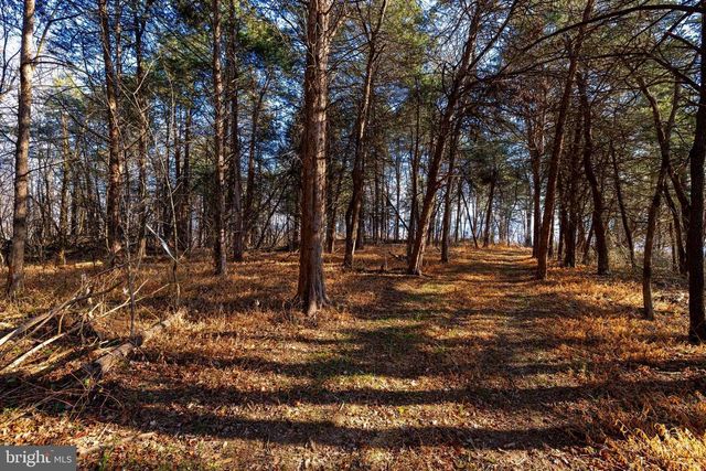 8 PROMISE LN, Stanley, VA 22851