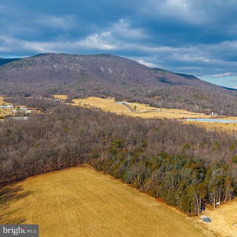 8 PROMISE LN, Stanley, VA 22851