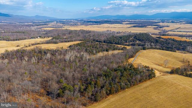 8 PROMISE LN, Stanley, VA 22851