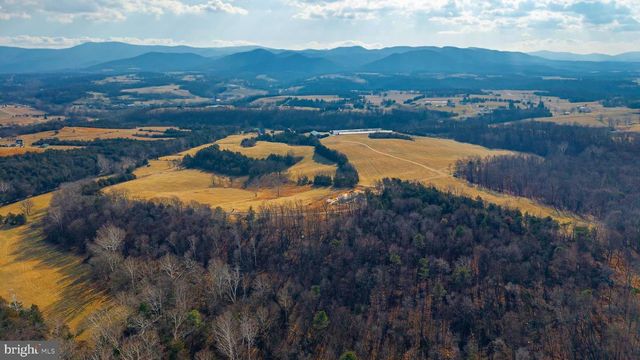 8 PROMISE LN, Stanley, VA 22851