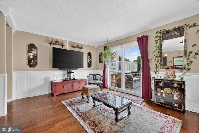 81 PEBBLE LN, Blackwood, NJ 08012