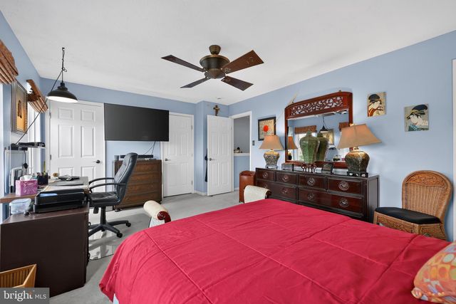 81 PEBBLE LN, Blackwood, NJ 08012