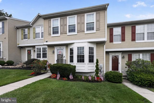 81 PEBBLE LN, Blackwood, NJ 08012