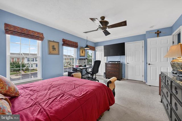 81 PEBBLE LN, Blackwood, NJ 08012