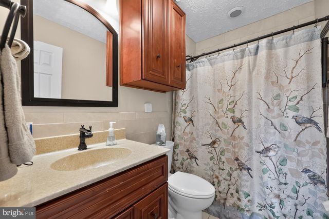 81 PEBBLE LN, Blackwood, NJ 08012