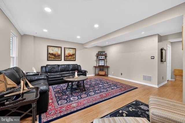81 PEBBLE LN, Blackwood, NJ 08012