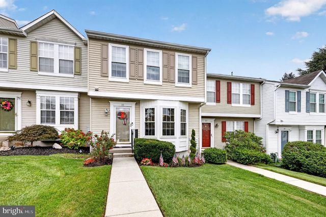 81 PEBBLE LN, Blackwood, NJ 08012