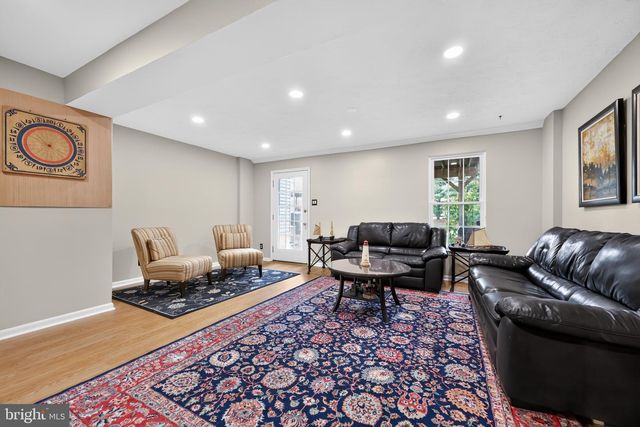 81 PEBBLE LN, Blackwood, NJ 08012
