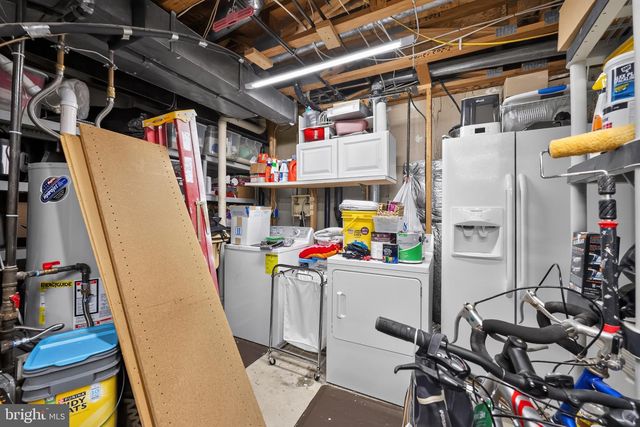 81 PEBBLE LN, Blackwood, NJ 08012