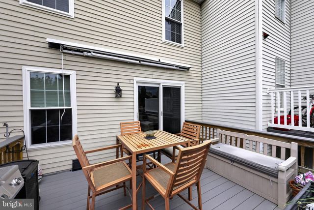 81 PEBBLE LN, Blackwood, NJ 08012