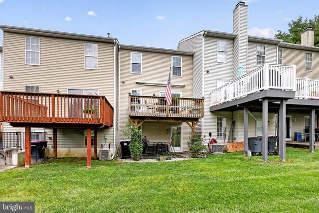 81 PEBBLE LN, Blackwood, NJ 08012