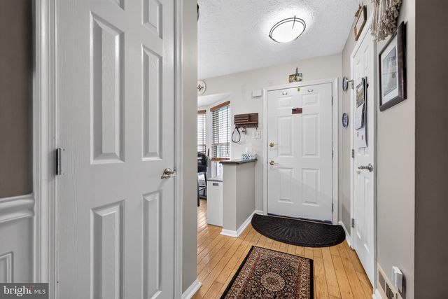 81 PEBBLE LN, Blackwood, NJ 08012