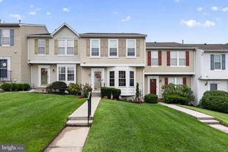 81 PEBBLE LN, Blackwood, NJ 08012
