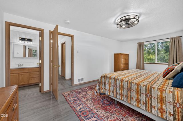 55135 Foster Road, Bend, OR 97707