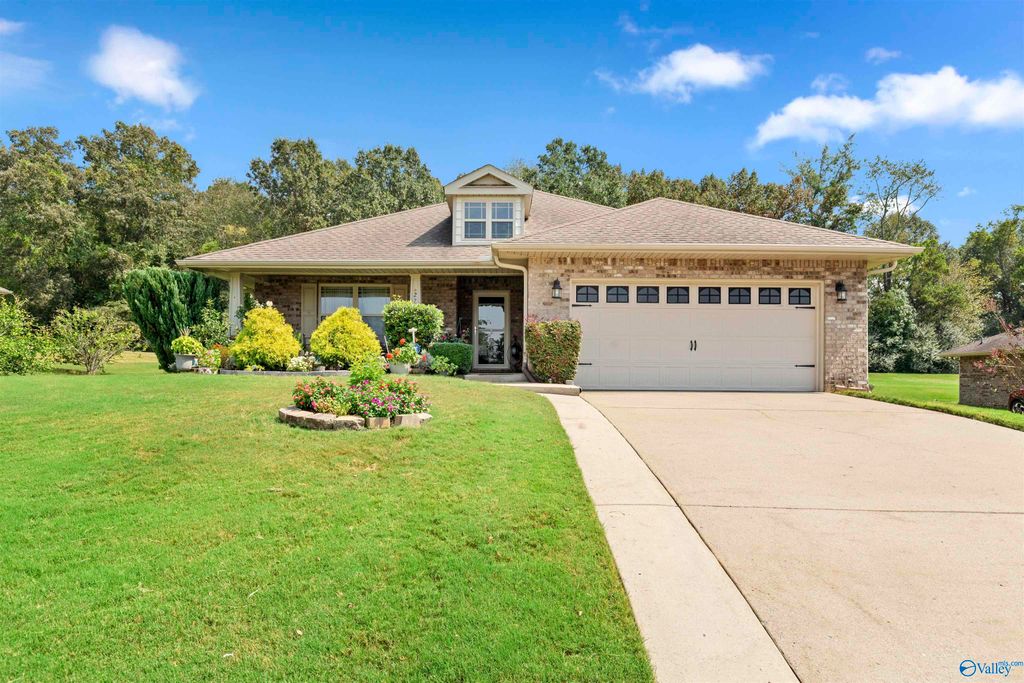 277 Lazy Oak Drive, New Market, AL 35761