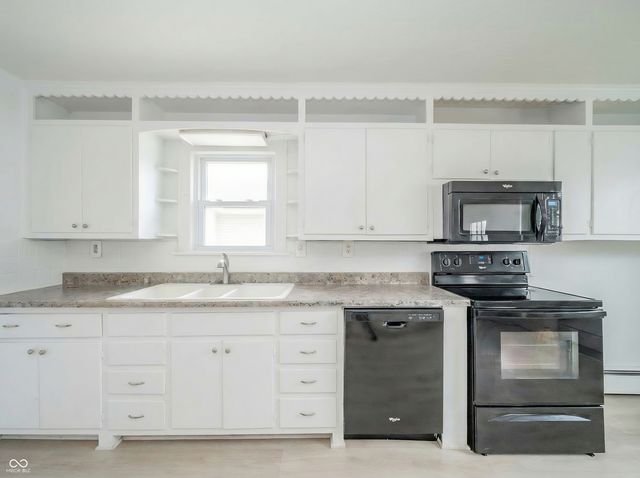 124 W 38th Street, Anderson, IN 46013