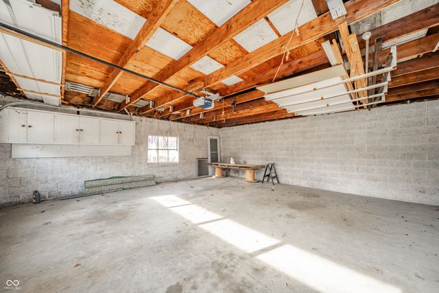 124 W 38th Street, Anderson, IN 46013