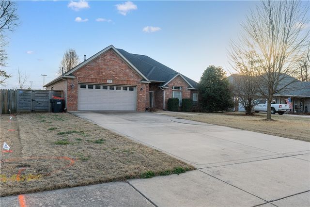 2345 Tall Tree Lane, Springdale, AR 72762
