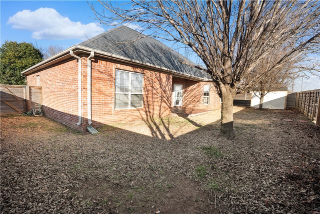 2345 Tall Tree Lane, Springdale, AR 72762